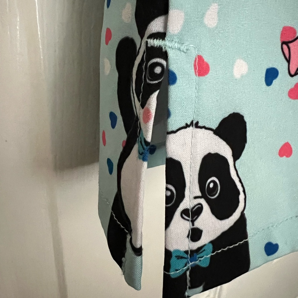 Women’s V Neck Stretch Scrub Top - Picture 3 of 4